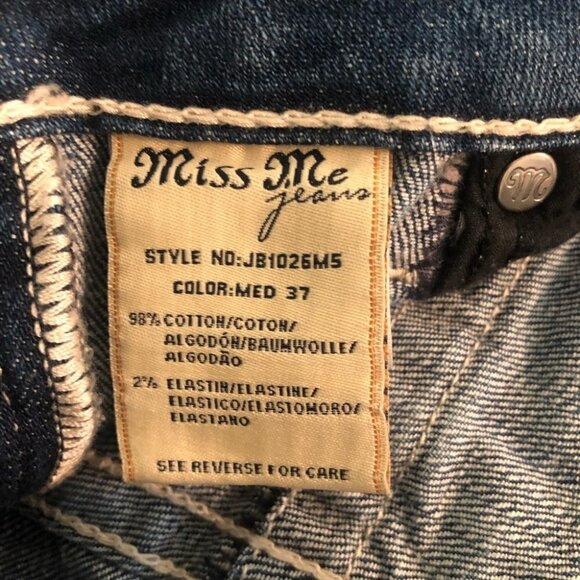 Miss Me Boyfriend  Bermuda Denim Med Wash Shorts Ladies 26 - Picture 13 of 14